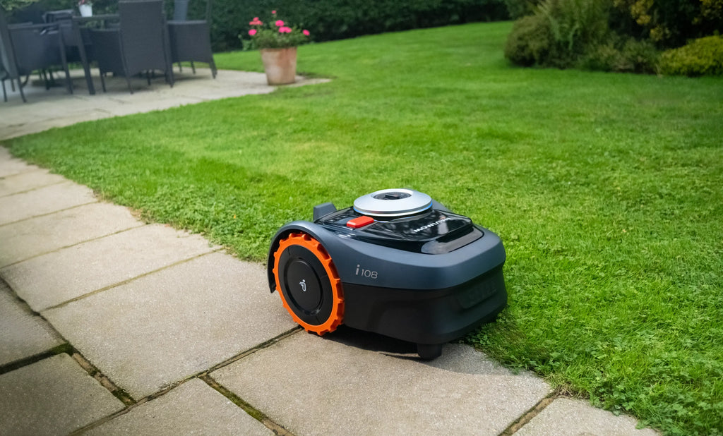 Robotic Lawn Mower for Lawns Up to 800m2, Wire-Free Installation, AI Vision Navigation