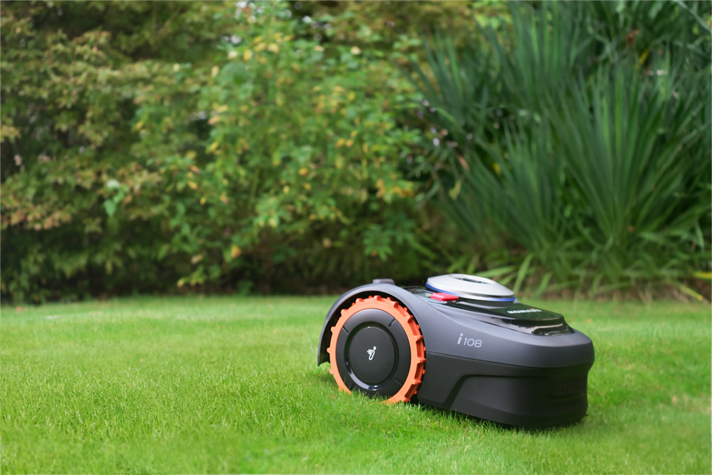 Robotic Lawn Mower for Lawns Up to 800m2, Wire-Free Installation, AI Vision Navigation